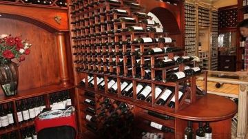 重庆粤豪定制家具：酒柜