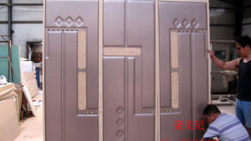 豪美尼吸塑衣柜移门